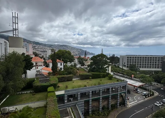 Infante Santo Holidays פונשל